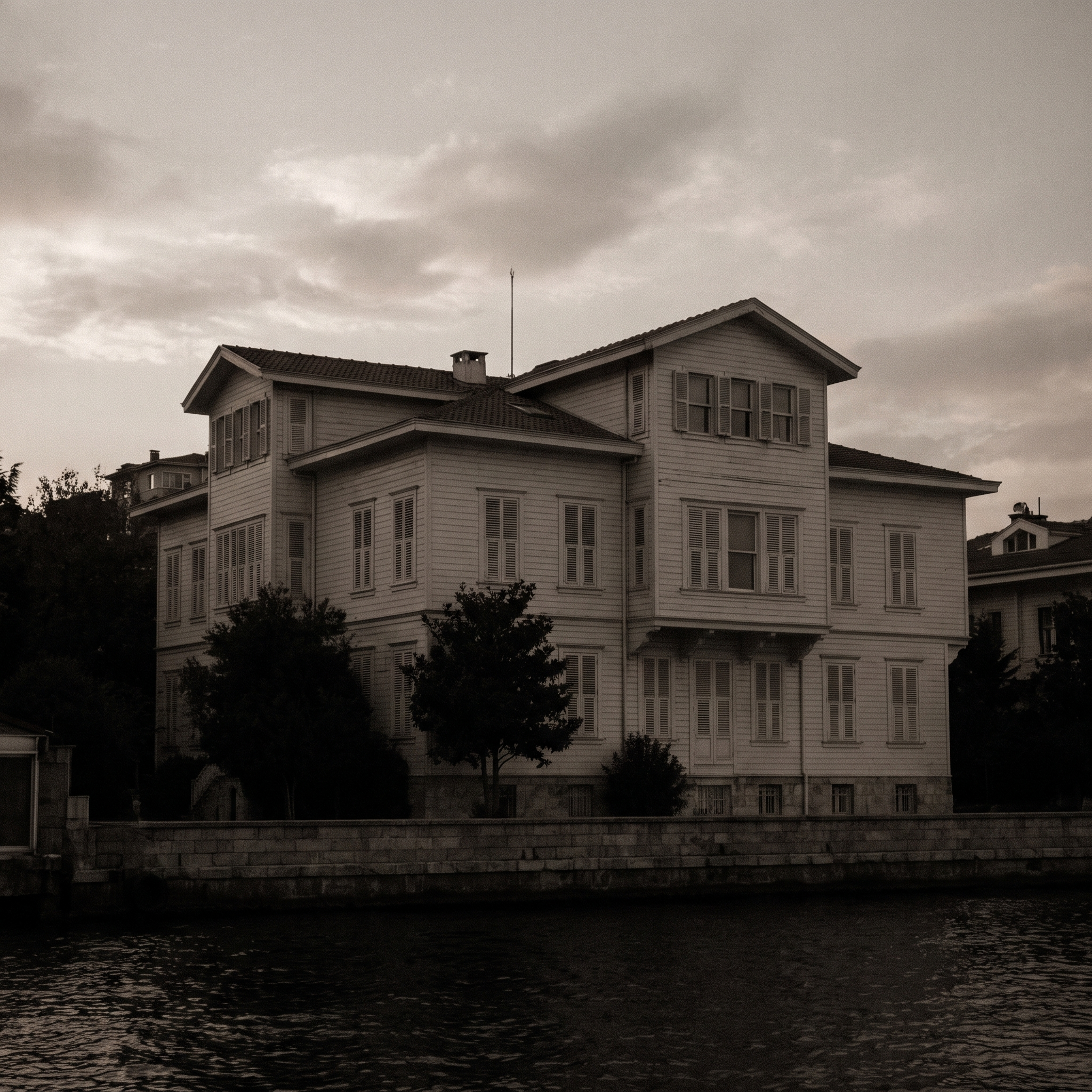 The threaded yalı from the strait